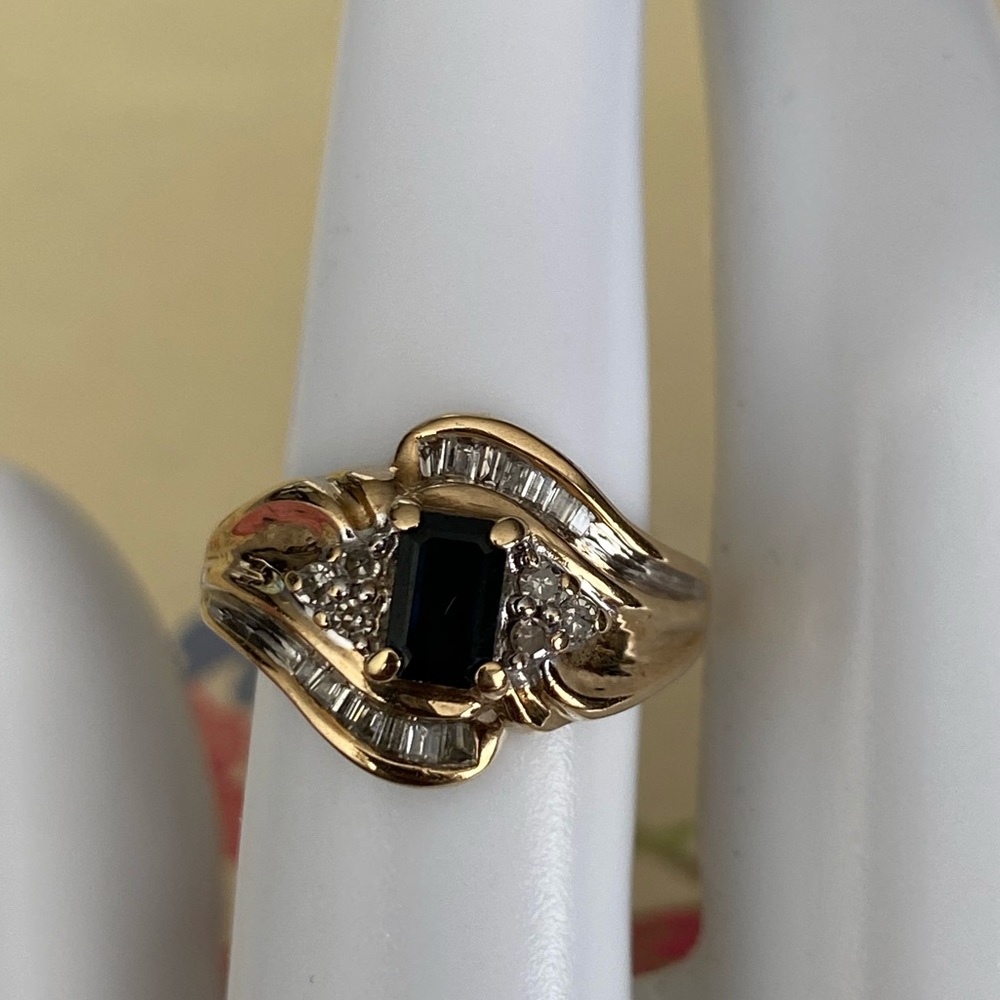 Luxurious Solid 10K Gold Blue Sapphire Natural Baguette Diamonds Ring.